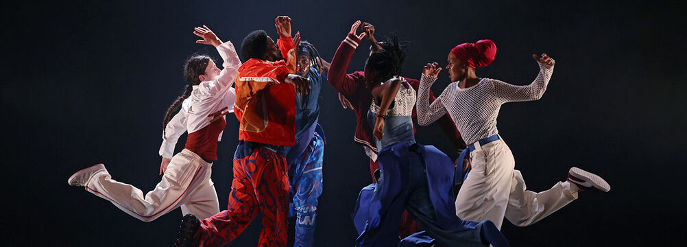 witch-hunting-anne-nguyen-cie-par-terre-danse-hip-hop-theatre-moliere-sete-credit-patrick-berger-1