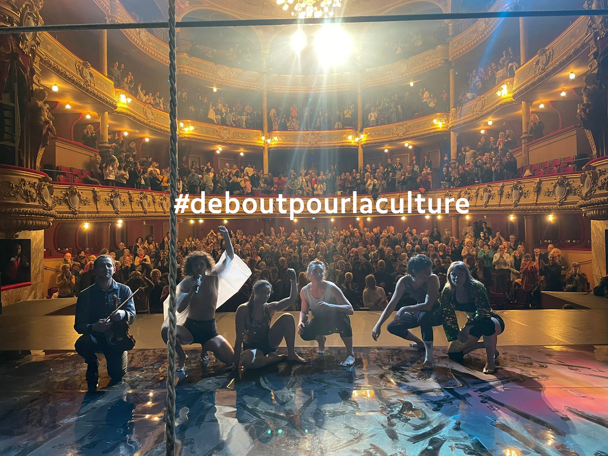 Debout pour la culture | Pétition | Spectacle Traverser les murs opaques