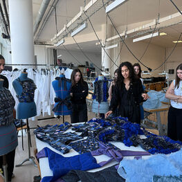 Workshop avec Darius Dolotyari-Dolatdoust et élèves du DTMS Habillage du Lycée Charles de Gaulle à Sète pour la confection des costumes du Livre des Processions