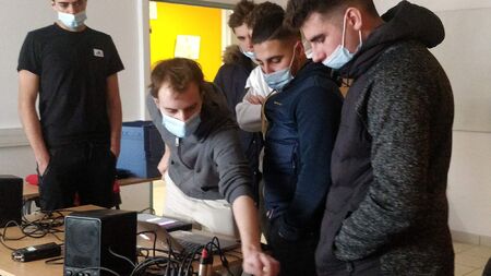 Chroniques et critiques artistiques autour de 