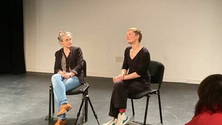 Paroles d'artistes : rencontre avec la dramaturge et metteuse en scène Hélène Soulié, Paroles d'artiste : rencontre avec la metteure en scène Hélène Soulié et Sandrine Mini, directrice du TMS autour de MADAM - Manuel d'auto-défense