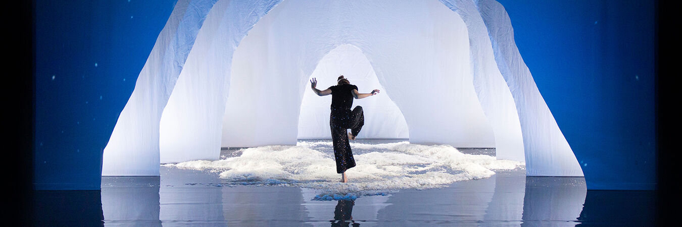 Lux ou la petite fille qui avait peur du blanc | Lux ou la petite fille qui avait peur du blanc - Cie La Vouivre | à partir de 5 ans