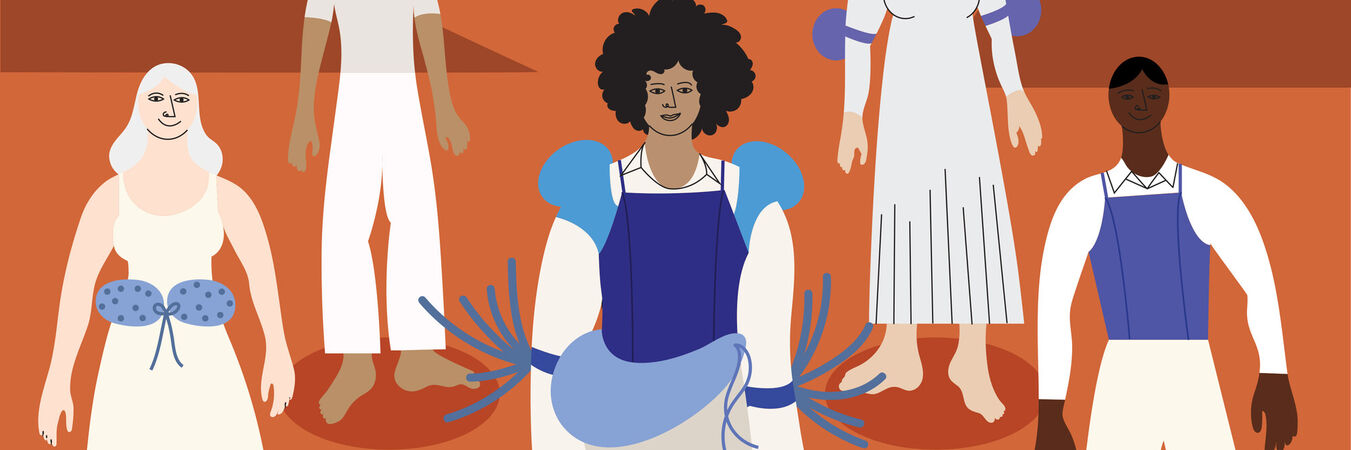 Grande collecte de tissus et matériaux bleus pour la réalisation de costumes | Dessins des costumes de Darius Dolatyari-Dolatdoust pour la création du spectacle Le Livre des processions