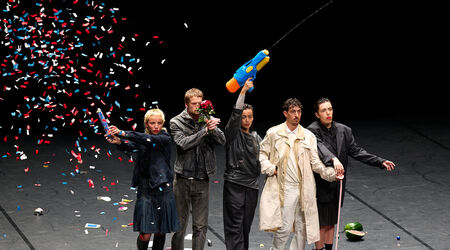 Productions / Gush is great, Gush is great Julie Botet - Max Gomard - Philomène Jander - Zoé Lakhnati - Simon Le Borgne - Ulysse Zangs | Production Théâtre Molière, Sète, Julie Botet - Max Gomard - Philomène Jander<br>Zoé Lakhnati - Simon Le Borgne - Ulysse Zangs
