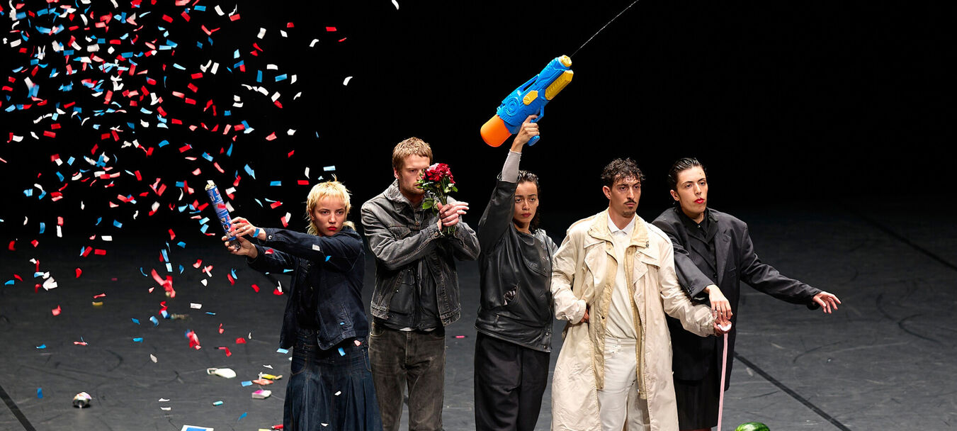 GUSH IS GREAT | Gush is great Julie Botet - Max Gomard - Philomène Jander - Zoé Lakhnati - Simon Le Borgne - Ulysse Zangs | Production Théâtre Molière, Sète | Julie Botet - Max Gomard - Philomène Jander<br>Zoé Lakhnati - Simon Le Borgne - Ulysse Zangs