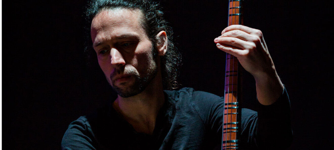 Nicolas Beck | Direction artistique, tarhu, guitare