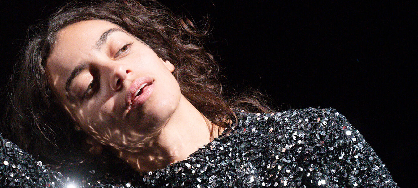 Zoé Lakhnati | Zoé Lakhnati, artiste associée au Théâtre Molière, Sète - Saison 2025-2026