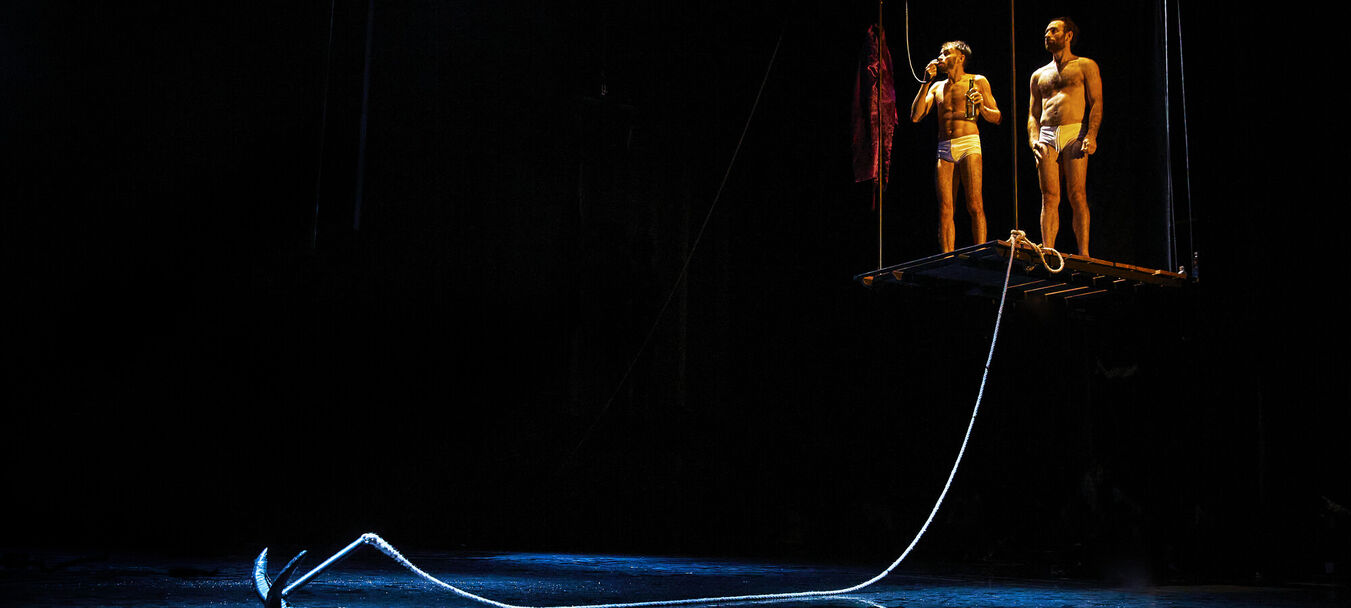 Les Flyings | ANNULE | LES FLYINGS - Mélissa Von Vépy - Cie Happés | Mélissa Von Vépy - C<sup>ie</sup> Happés