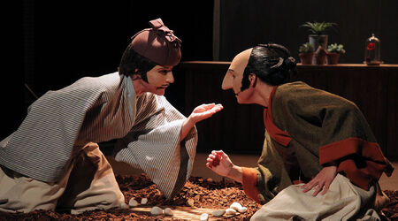 Saison 2021 – 2022 / Caché dans son buisson de lavande, Cyrano sentait bon la lessive, Taï-Marc Le Thanh – Hervé Estebeteguy - C<sup>ie</sup> Hecho en casa