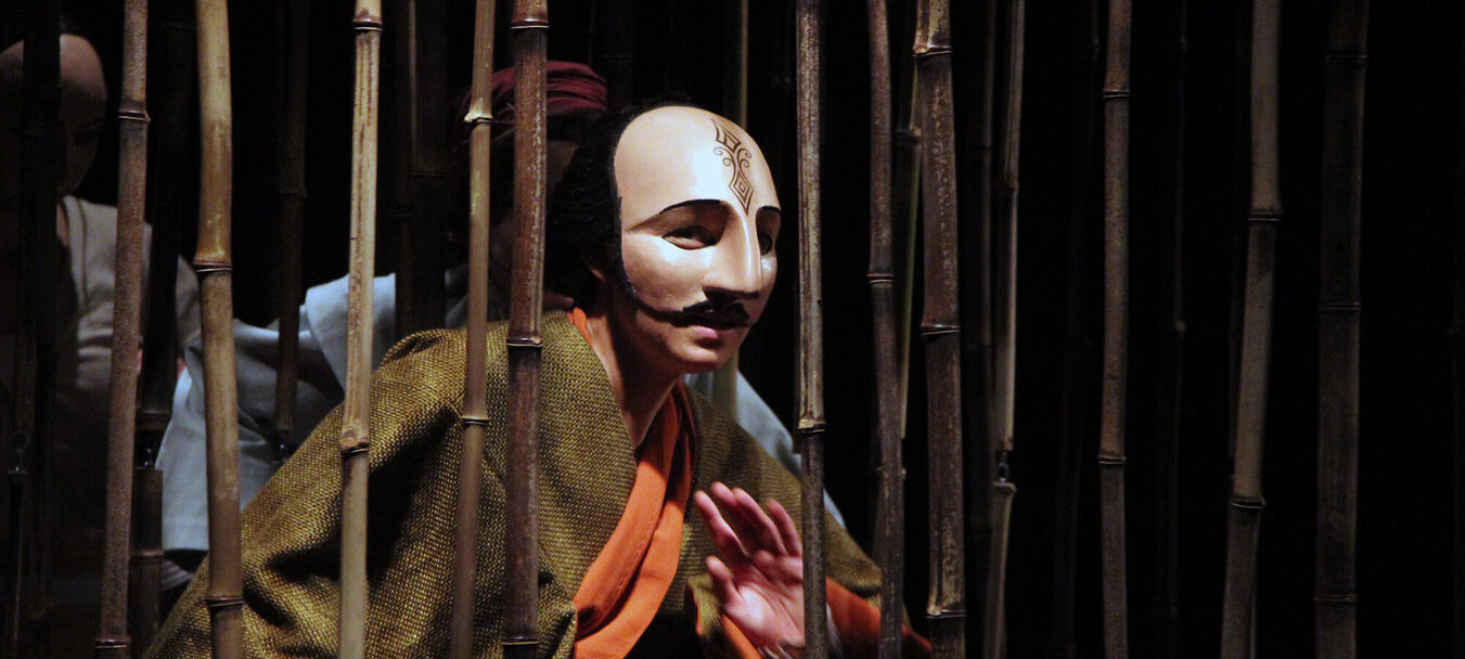 Caché dans son buisson de lavande, Cyrano sentait bon la lessive | Taï-Marc Le Thanh – Hervé Estebeteguy - C<sup>ie</sup> Hecho en casa