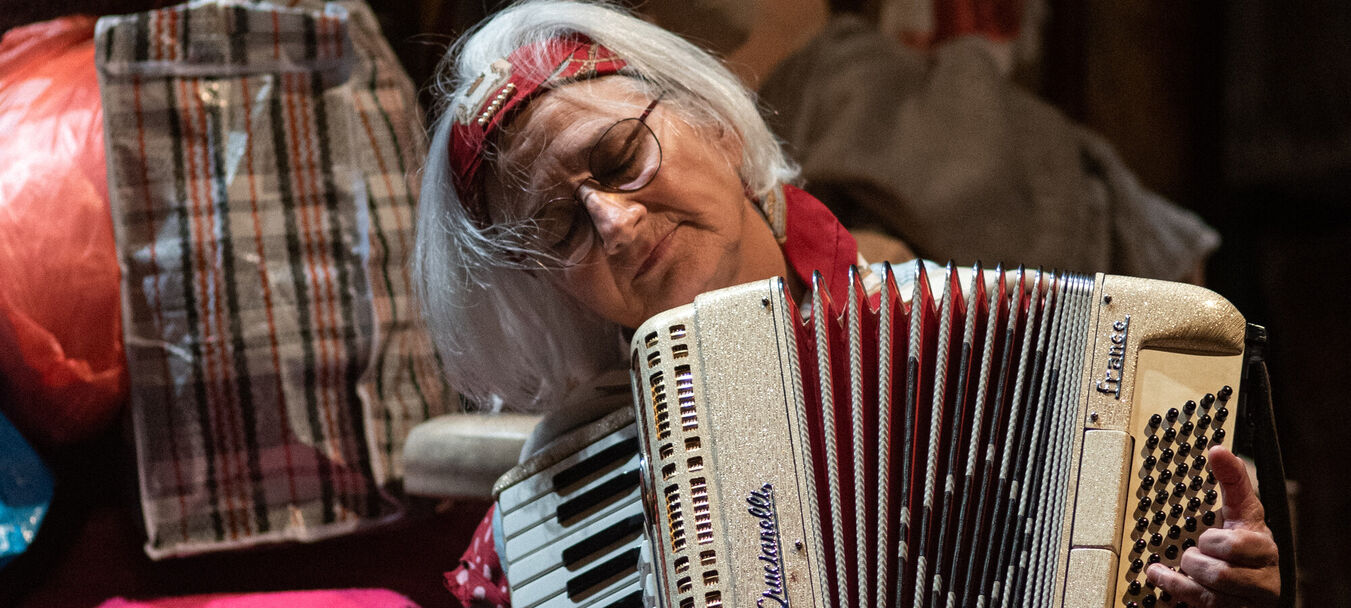 Dans la Caravana | Dans la Caravana - Catherine Anne - Fabienne Pralon - C<sup>ie</sup> A Brûle-Pourpoint - Théâtre | Catherine Anne - Fabienne Pralon - C<sup>ie</sup> A Brûle-Pourpoint