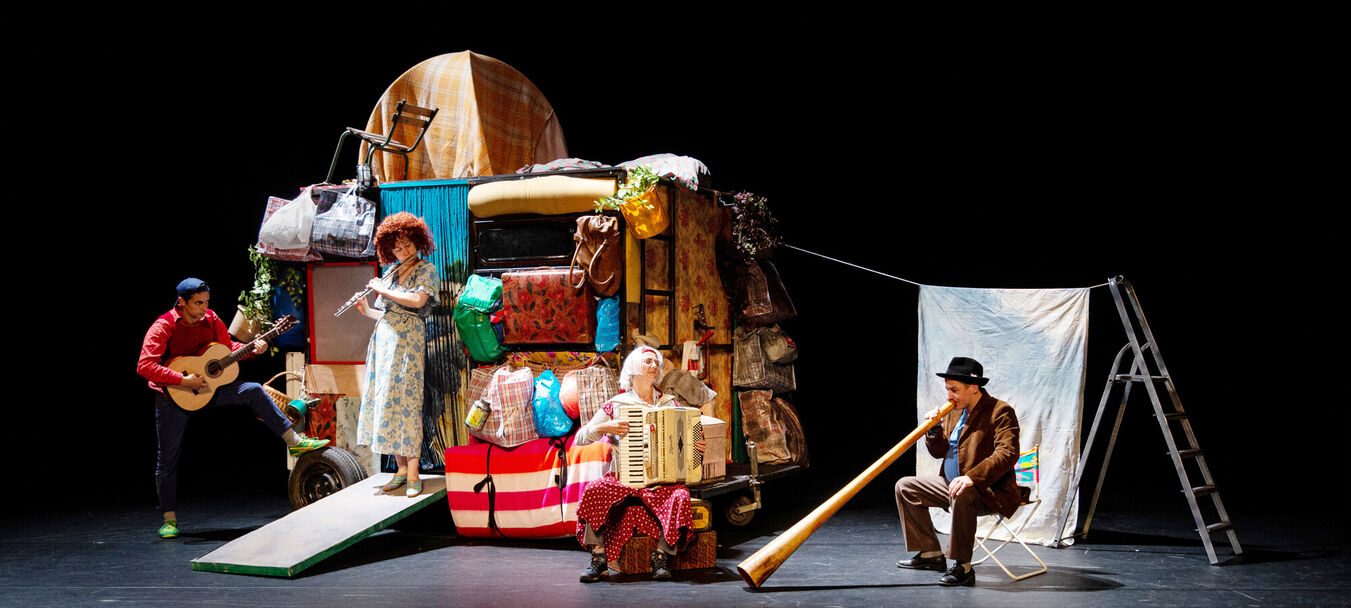 Dans la Caravana | Dans la Caravana - Catherine Anne - Fabienne Pralon - C<sup>ie</sup> A Brûle-Pourpoint - Théâtre | Catherine Anne - Fabienne Pralon - C<sup>ie</sup> A Brûle-Pourpoint