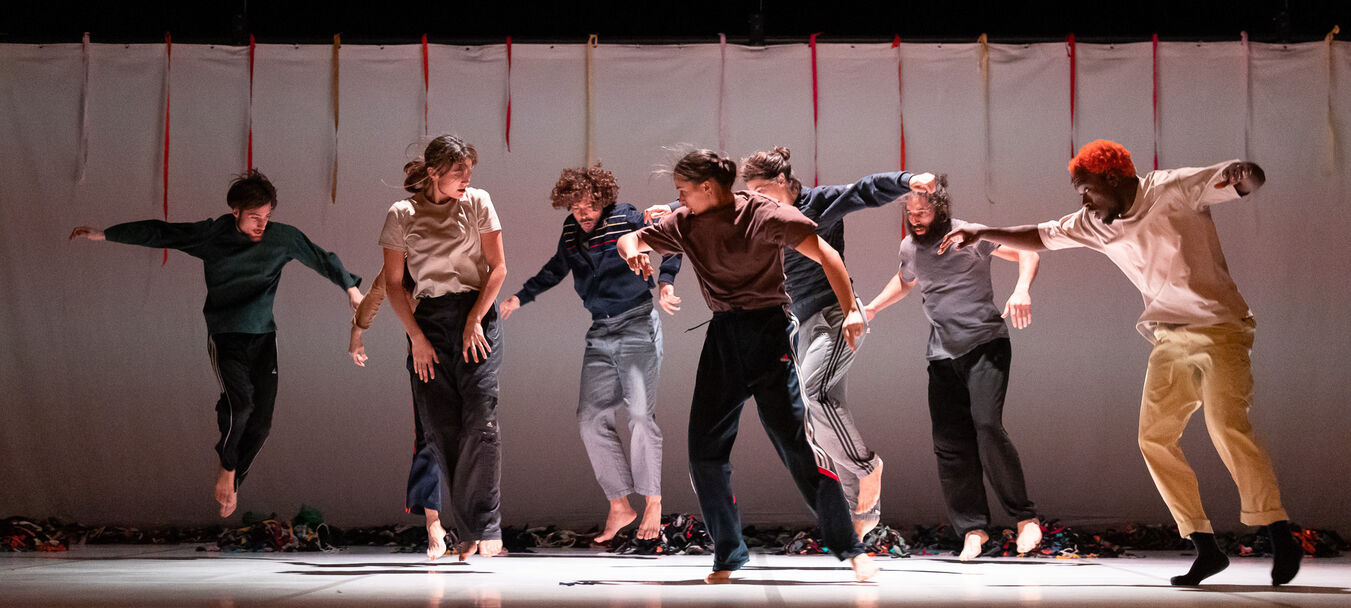 De loin si près | De loin si près - Bruno Pradet - Cie Vilcanota - Danse | Bruno Pradet - C<sup>ie</sup> Vilcanota