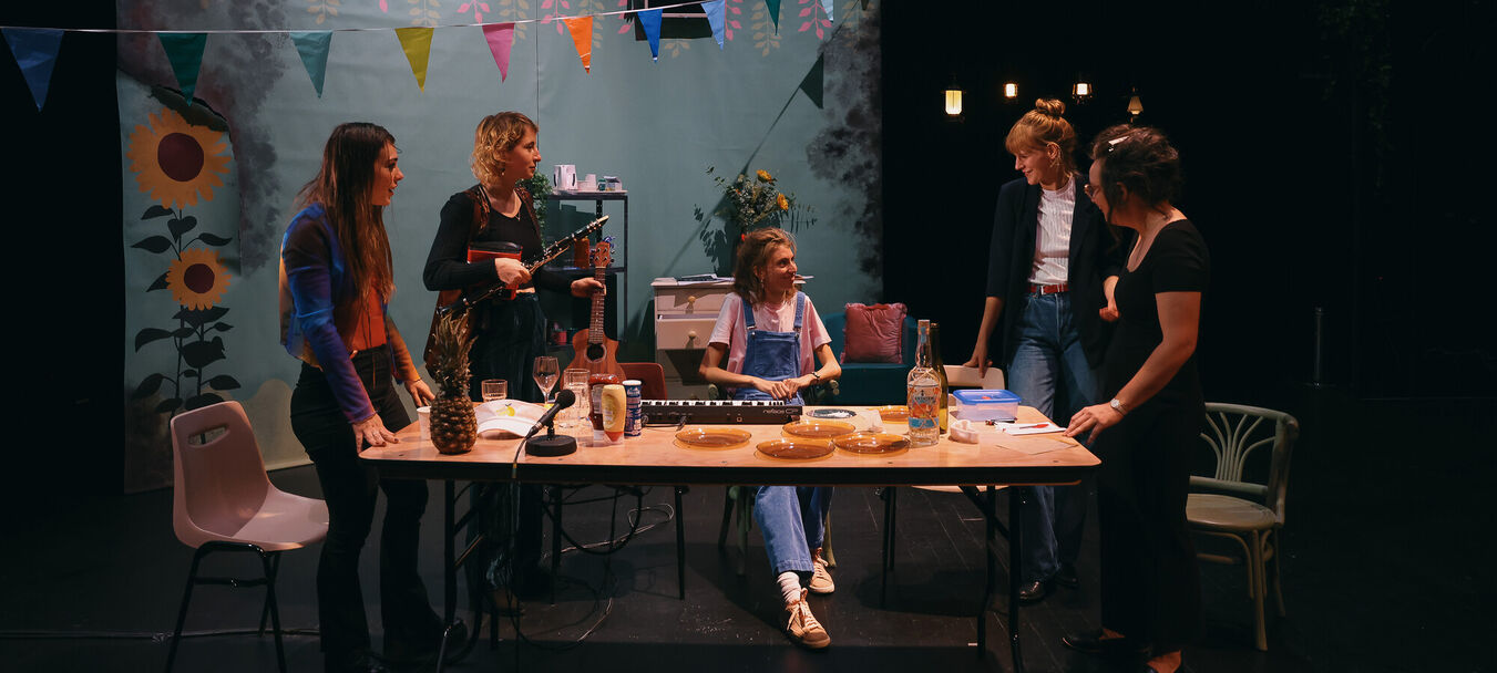 La nuit se lève | La Nuit se lève - Mélissa Zehner - Cie Les palpitantes - Théâtre | Mélissa Zehner - C<sup>ie</sup> Les palpitantes