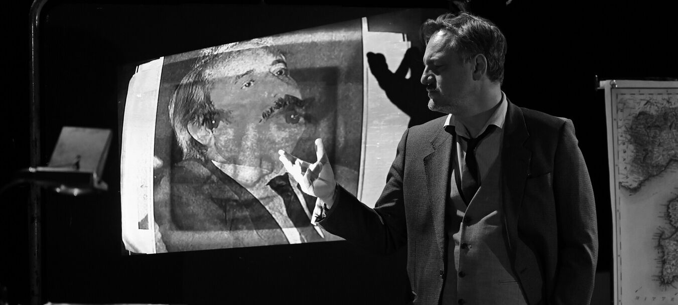 La Truelle | La Truelle - Fabrice Melquiot - François Nadin - Cosmogama - Théâtre - Biennale des Arts de la Scène en Méditerranéea | Fabrice Melquiot - François Nadin - Cosmogama