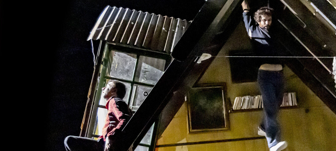 Les Quatre Points Cardinaux sont trois : le Nord et le Sud | Les Quatre Points Cardinaux sont trois : le Nord et le Sud - Cie Ni desnudo ni Bajando La Escalera - Lola Etieve et Andrès Labarca - Cirque | C<sup>ie</sup> Ni desnudo ni Bajando La Escalera - Lola Etieve et Andrés Labarca