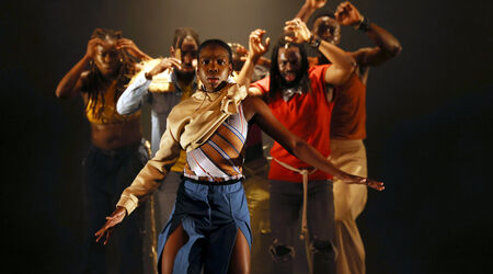 Saison 2023 – 2024 / Matière(s) première(s), Matière(s) Première(s) - Anne Nguyen - Cie par Terre - Danse, Anne Nguyen - C<sup>ie</sup> par Terre