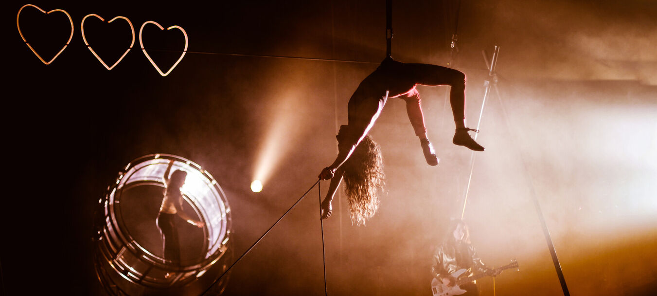 Révolte ou tentatives de l'échec | Révolte ou tentatives de l'échec - Johanne Humblet - Les Fille du Renard Pâle - Cirque | Johanne Humblet - Les Filles du Renard Pâle