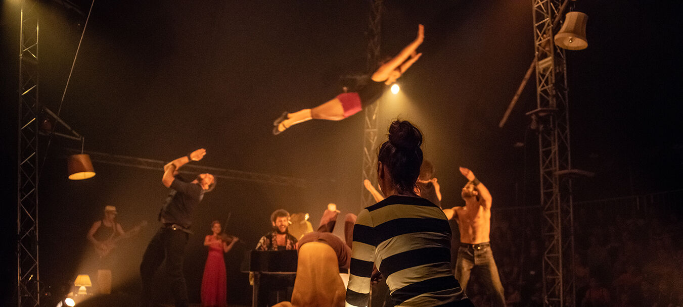 Born to be circus | Born to be circus - Circo Zoé - Cirque | Circo Zoé