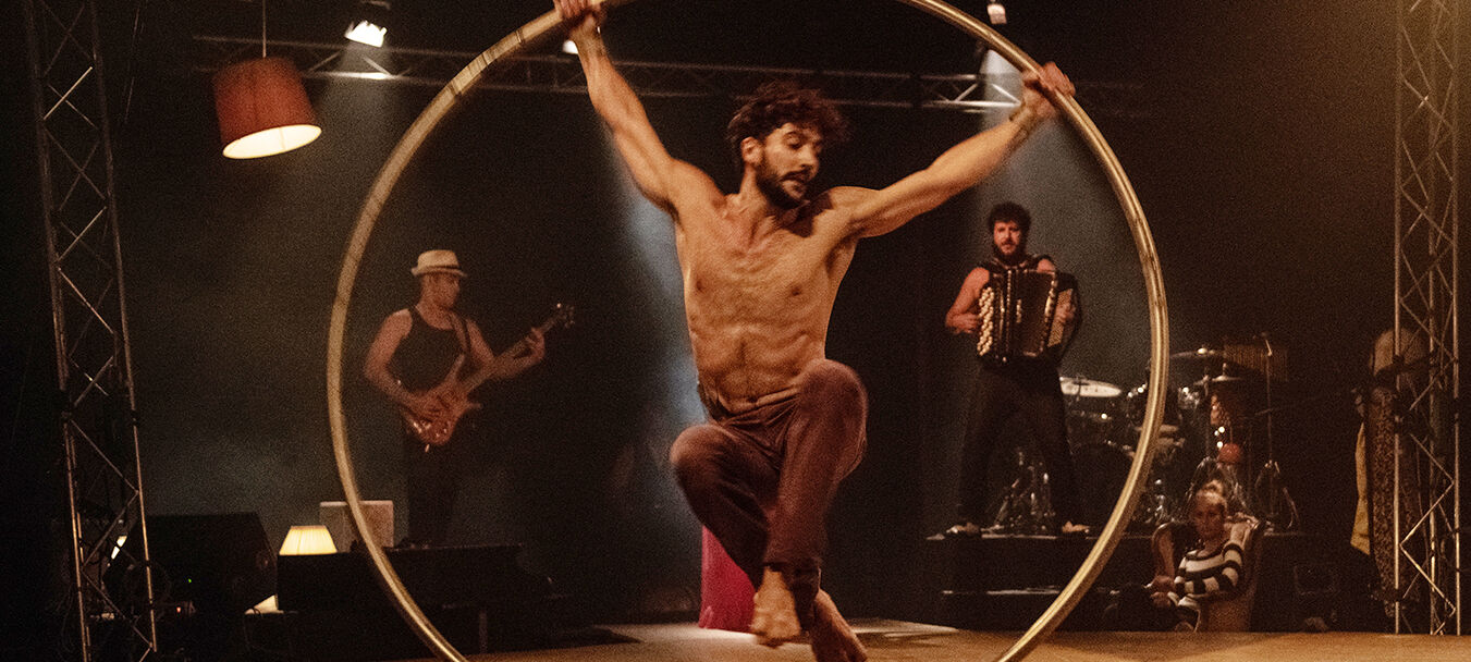 Born to be circus | Born to be circus - Circo Zoé - Cirque | Circo Zoé