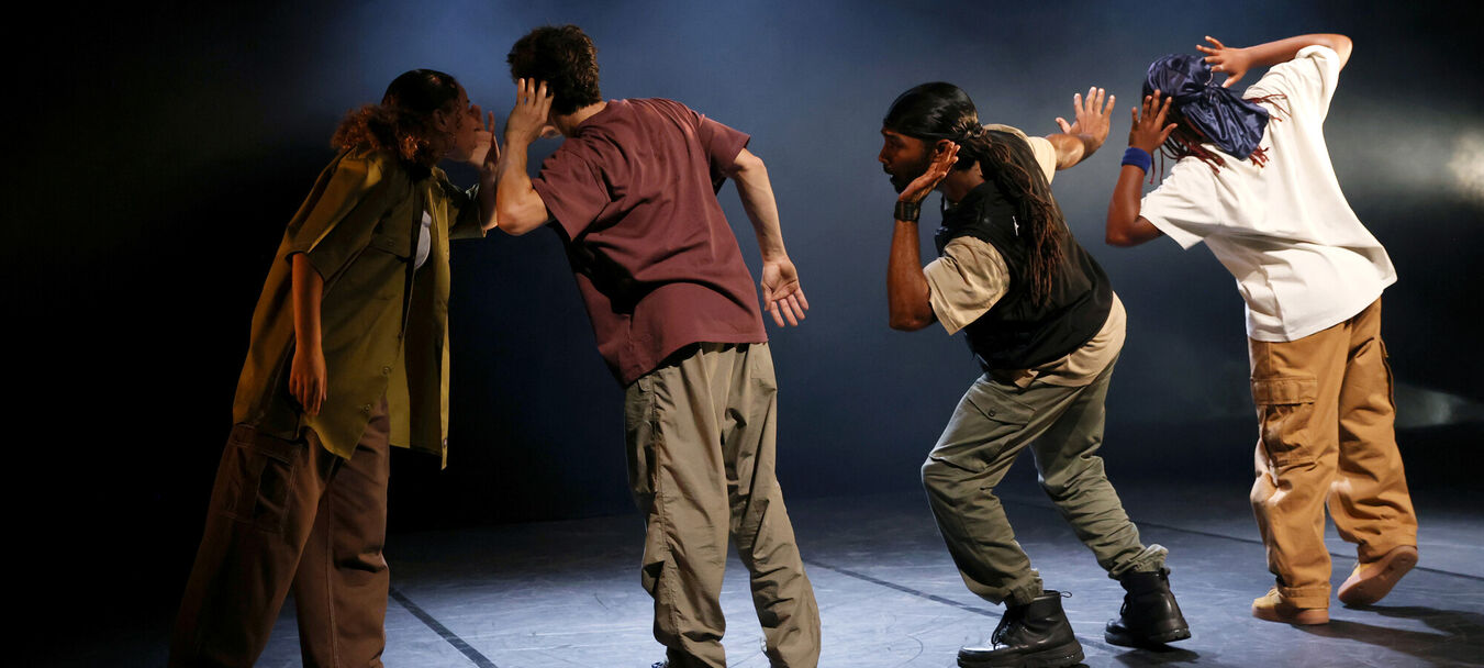 Héraclès sur la tête | Héraclès sur la tête - Anne Nguyen - Cie Par Terre - Danse Hip Hop | Anne Nguyen - C<sup>ie</sup> Par Terre