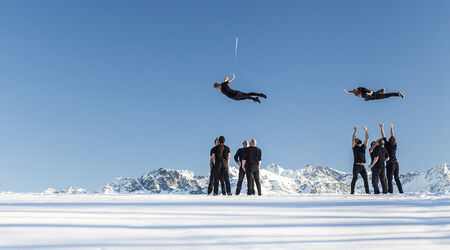 Saison 2022 – 2023 / Möbius, Mobius - Cie XY - Cirque, C<sup>ie</sup> XY