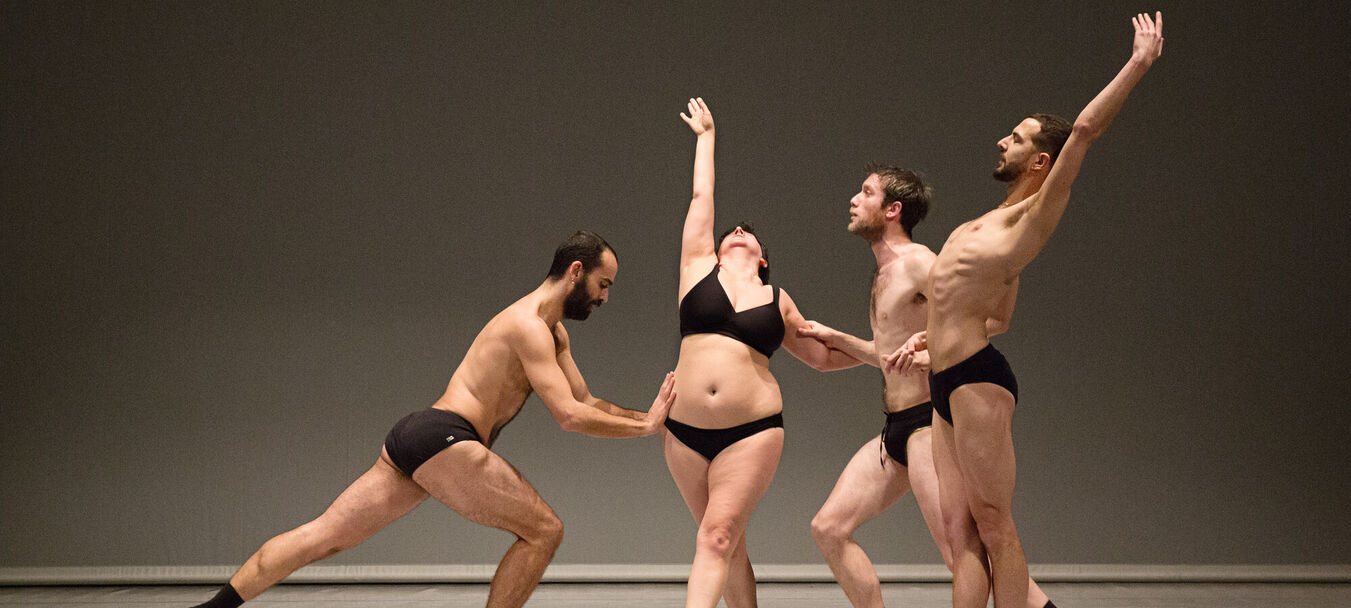 Graces | Graces | Silvia Gribaudi - Zebra | Danse | Temps fort Alors on danse | Spectacle accessible aux personnes sourdes ou malentendantes - Gilets vibrants | Silvia Gribaudi - Zebra