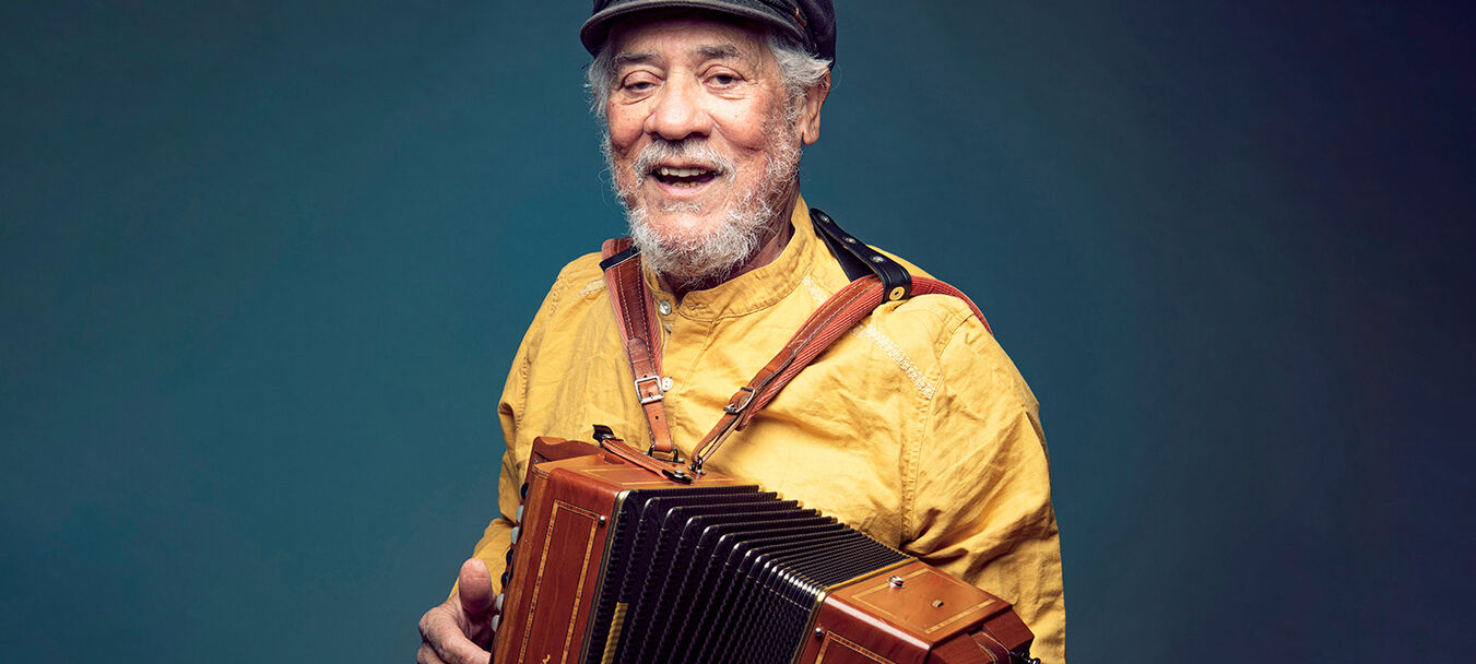 Kabaré Kréol | Kabaré Kréol | Rene Lacaille - Pascal Futol  Marc Lacaille - Aldo Guinart - Mouss Amokrame  Akim Amokrame (Zebda) - Gari Greu (Massilia  sound system) - Mourad Musset (La rue ketanou) Soro Solo - Oriane Lacaille - JereM Boucris  (Bonbon Vaudou) - Walid Ben Selim - Mathias  Imbert - Gérald Chevillon - Joan Echepuig  Sah Feh - Cédric Pierini - Camille Hein - Valentin Jam - Emmanuelle Ader | Musique | Spectacle accessible aux personnes aveugles ou malvoyantes | René Lacaille - Pascal Futol  - Marc Lacaille - Aldo Guinart - Mouss Amokrame  - Akim Amokrame (Zebda) - Gari Greu (Massilia  sound system) - Mourad Musset (La rue ketanou) - Soro Solo - Oriane Lacaille - JereM Boucris  (Bonbon Vodou) - Walid Ben Selim - Mathias  Imbert - Gérald Chevillon - Joan Echepuig  - Saf Feh - Cédric Pierini - Camille Heim - Valentin Jam - Emmanuelle Ader