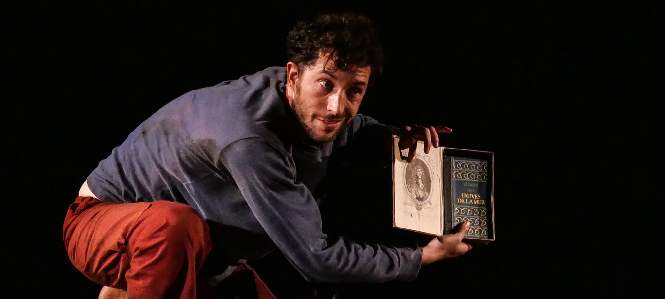 La Tempête de Caliban | La Tempête de Caliban  | Tim Crouch - Cie Pupella-Noguès | Théâtre d’objets | 10 ans et + | Tim Crouch  - C<sup>ie</sup> Pupella-Noguès