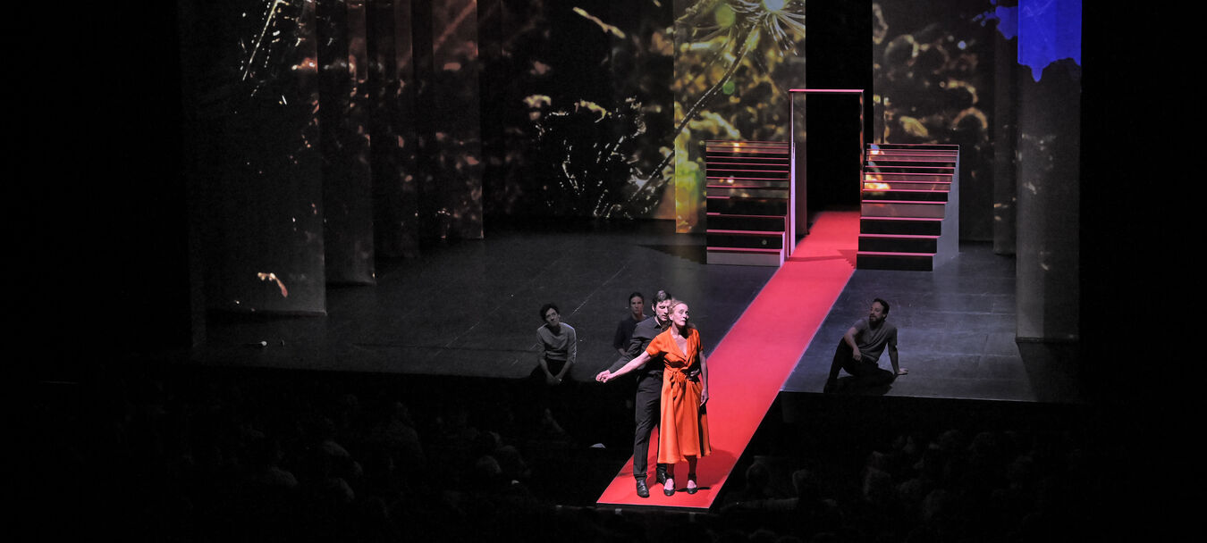 Le Rouge et le Noir | Le Rouge et le Noir | Stendhal - Catherine Marnas |  Théâtre | 14 ans et + | Spectacle proposé en audiodescription simultanée individuelle, mercredi 7 mai, 19h | Stendhal - Catherine Marnas