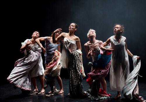 Maldonne  Danse | Leïla Ka | Danse | Spectacle accessible aux personnes sourdes ou malentendantes