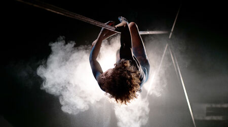 Saison 2024 – 2025 / Traverser  les murs opaques, Traverser  les murs opaques  | Marion Collé - Collectif Porte27 | Cirque | 8 ans et +, Marion Collé - Collectif Porte27