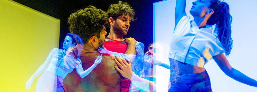 About Lambada | Collectif ÈS – Centre Chorégraphique National d’Orléans | danse | à partir de 9 ans | Spectacle accessible aux personnes sourdes ou malentendantes