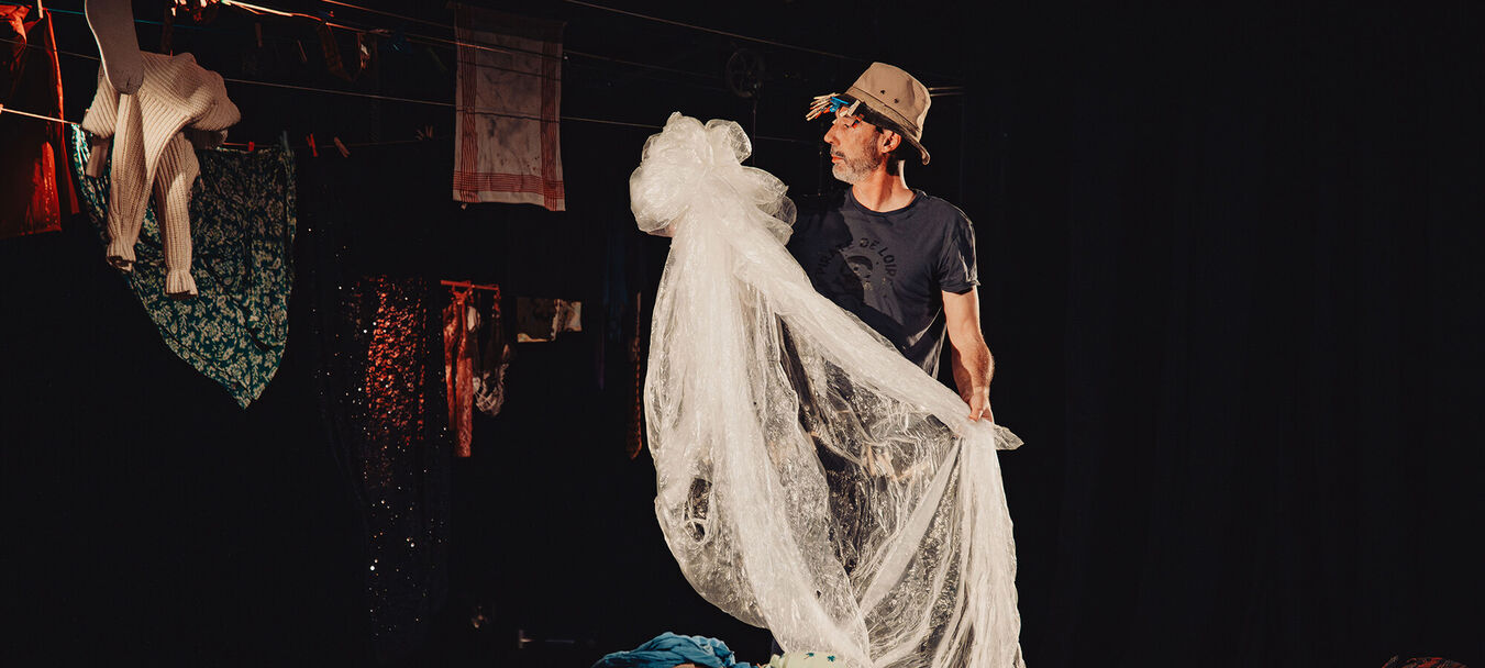 Cordalinge | Cordalinge | JereM Boucris  Adone Productions - Cinéma - Concert d'objets | à partir de 5 ans | JereM Boucris  - Adone Productions