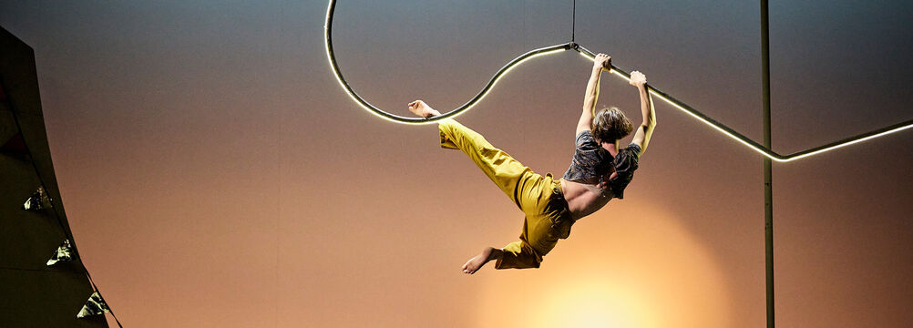 Immaqaa, ici peut-être | Mathurin Bolze  - Cie Les Mains les Pieds et la Tête Aussi | Cirque | à partir de 10 ans