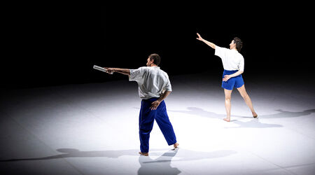 Saison 2025-2026 / La Vie nouvelle, La Vie nouvelle | Sylvain Huc – Mathilde Olivares | Temps fort Alors, on danse ! | Spectacle accessible aux personnes sourdes ou malentendantes, Sylvain Huc – Mathilde Olivares