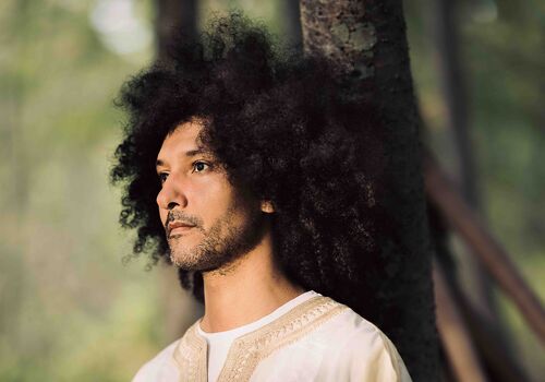 Le Livre des Processions | Khalil Gibran – Walid Ben Selim  – Cie Les Enchanteurs | Musique - Poésie | Spectacle adapté en LSF et participation de choeurs chansignés