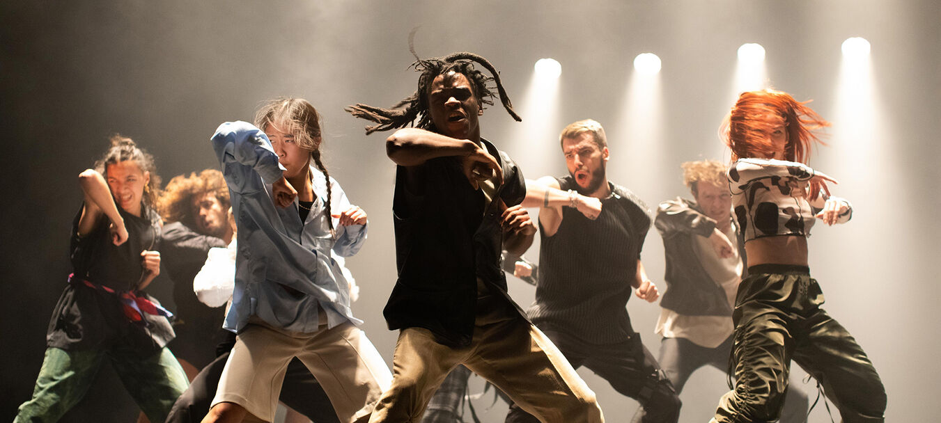 Rave Lucid | Rave Lucid | Laura Defretin – Brandon Masele – Cie Mazelfreten | Danse électro | Spectacle accessible aux personnes sourdes ou malentendantes | Laura Defretin –  Brandon Masele – C<sup>ie</sup> Mazelfreten