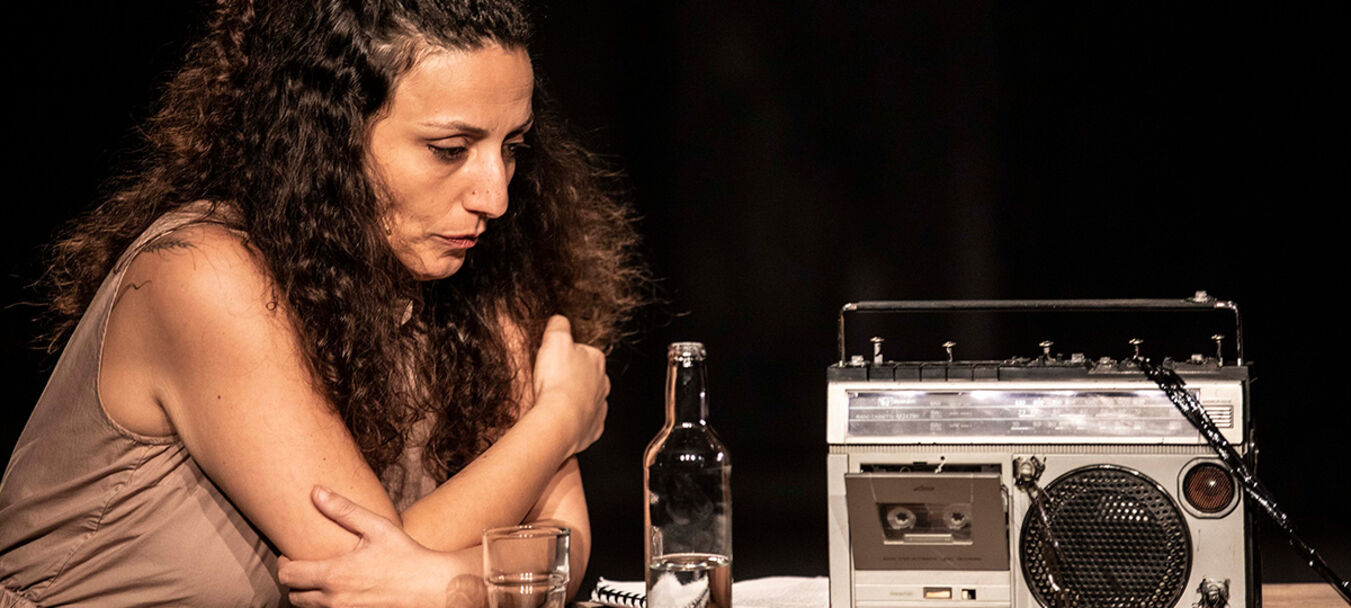 Silence, ça tourne | Silence, ça tourne | Chrystèle Khodr – Nadim Deaibes - Riksteatern - Théâtre national itinérant de Suède - Théâtre des 13 vents - CDN Montpellier | Théâtre | Dans le cadre de la biennale des Arts de la Scène en Méditerranée | Chrystèle Khodr – Nadim Deaibes - Riksteatern - Théâtre national itinérant de Suède - Théâtre des 13 vents - CDN Montpellier