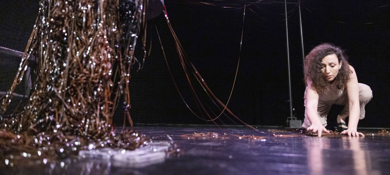 Silence, ça tourne | Silence, ça tourne | Chrystèle Khodr – Nadim Deaibes - Riksteatern - Théâtre national itinérant de Suède - Théâtre des 13 vents - CDN Montpellier | Théâtre | Dans le cadre de la biennale des Arts de la Scène en Méditerranée | Chrystèle Khodr – Nadim Deaibes - Riksteatern - Théâtre national itinérant de Suède - Théâtre des 13 vents - CDN Montpellier