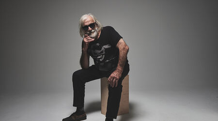 Saison 2025-2026 / While My Guitar  Gently Weeps*, While My Guitar  Gently Weeps |  Renaud Cojo – Cie Ouvre le chien | Concert - Récit | Spectacle accessible aux personnes aveugles ou malvoyantes  | à partir de 14 ans, Renaud Cojo – C<sup>ie</sup> Ouvre le chien<br>avec Françoiz Breut, Barbara Carlotti, Bastien Lallemant, Lescop, Emily Loizeau, Jil Caplan, JP Nataf, Fredrika Stahl