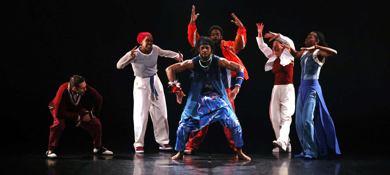 Witch Hunting | Witch Hunting | Anne Nguyen – Cie par Terre | Danse hip-hop | Spectacle accessible aux personnes sourdes ou malentendantes | Anne Nguyen – C<sup>ie</sup> par Terre