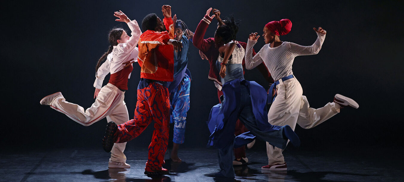 Witch Hunting | Witch Hunting | Anne Nguyen – Cie par Terre | Danse hip-hop | Spectacle accessible aux personnes sourdes ou malentendantes | Anne Nguyen – C<sup>ie</sup> par Terre