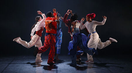 Saison 2025-2026 / Witch Hunting, Witch Hunting | Anne Nguyen – Cie par Terre | Danse hip-hop | Spectacle accessible aux personnes sourdes ou malentendantes, Anne Nguyen – C<sup>ie</sup> par Terre