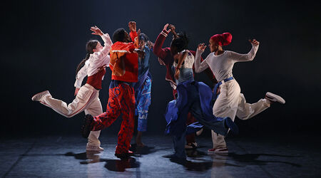 Saison 2025-2026 / Witch Hunting, Witch Hunting | Anne Nguyen – Cie par Terre | Danse hip-hop | Spectacle accessible aux personnes sourdes ou malentendantes, Anne Nguyen – C<sup>ie</sup> par Terre