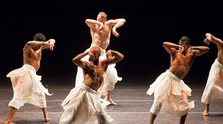 Saison 2026 – 2027 / Grupo Corpo, Danse |  Grupo Corpo  - Piracema & Gira -  Rodrigo Pederneiras – Cassi Abranches | Spectacle accessible aux personnes sourdes ou malentendantes, Rodrigo Pederneiras – Cassi Abranches