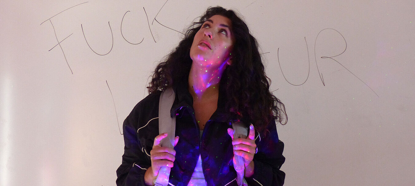 La Neige est blanche | Théâtre | La Neige est blanche - Béatrice Bienville – Marine Mane  Cie In Vitro | Spectacle propose en tournée dans les établissements scolaires de Sète agglopôle Méditerranée | Béatrice Bienville – Marine Mane  –  C<sup>ie</sup> In Vitro