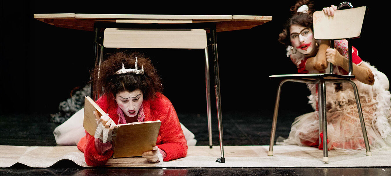 Poucet, pour les grands | Théâtre | Poucet, pour les grands - Gilles Granouillet – Azyadé Bascunana – La Chouette Blanche | à partir de 8 ans | Gilles Granouillet – Azyadé Bascunana – La Chouette Blanche