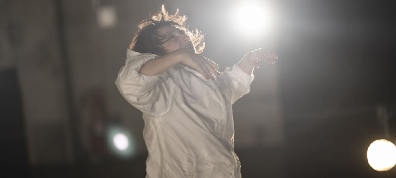 Suspended Chorus | Danse | Suspended Chorus - Silvia  Gribaudi – Zebra | Temps fort Alors, on danse ! | Silvia Gribaudi – Zebra